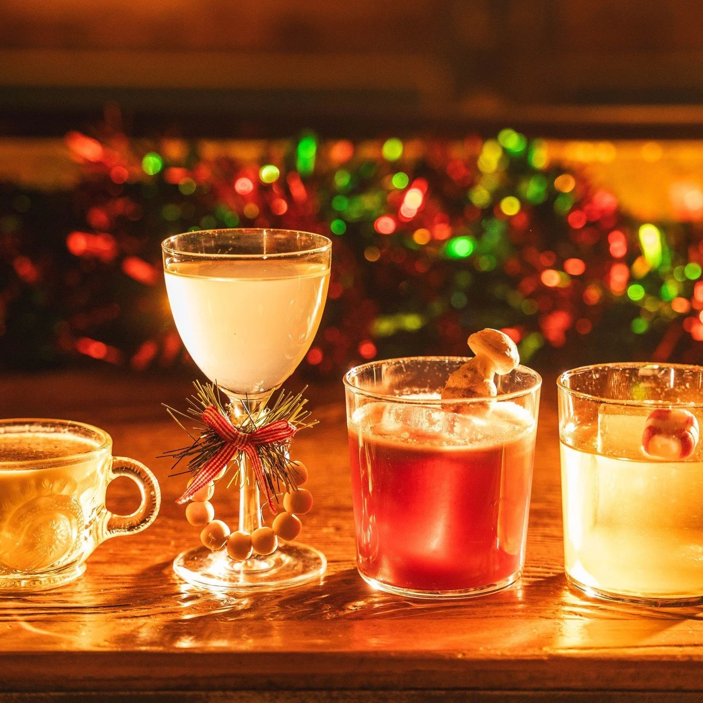 Holiday spirit? We prefer holiday spirit(s). Daisy&rsquo;s Merry-Rita Bar is open through January 4th, conveniently aligned with your seasonal need for &ldquo;just one more.&rdquo;⁠
⁠
#daisyla