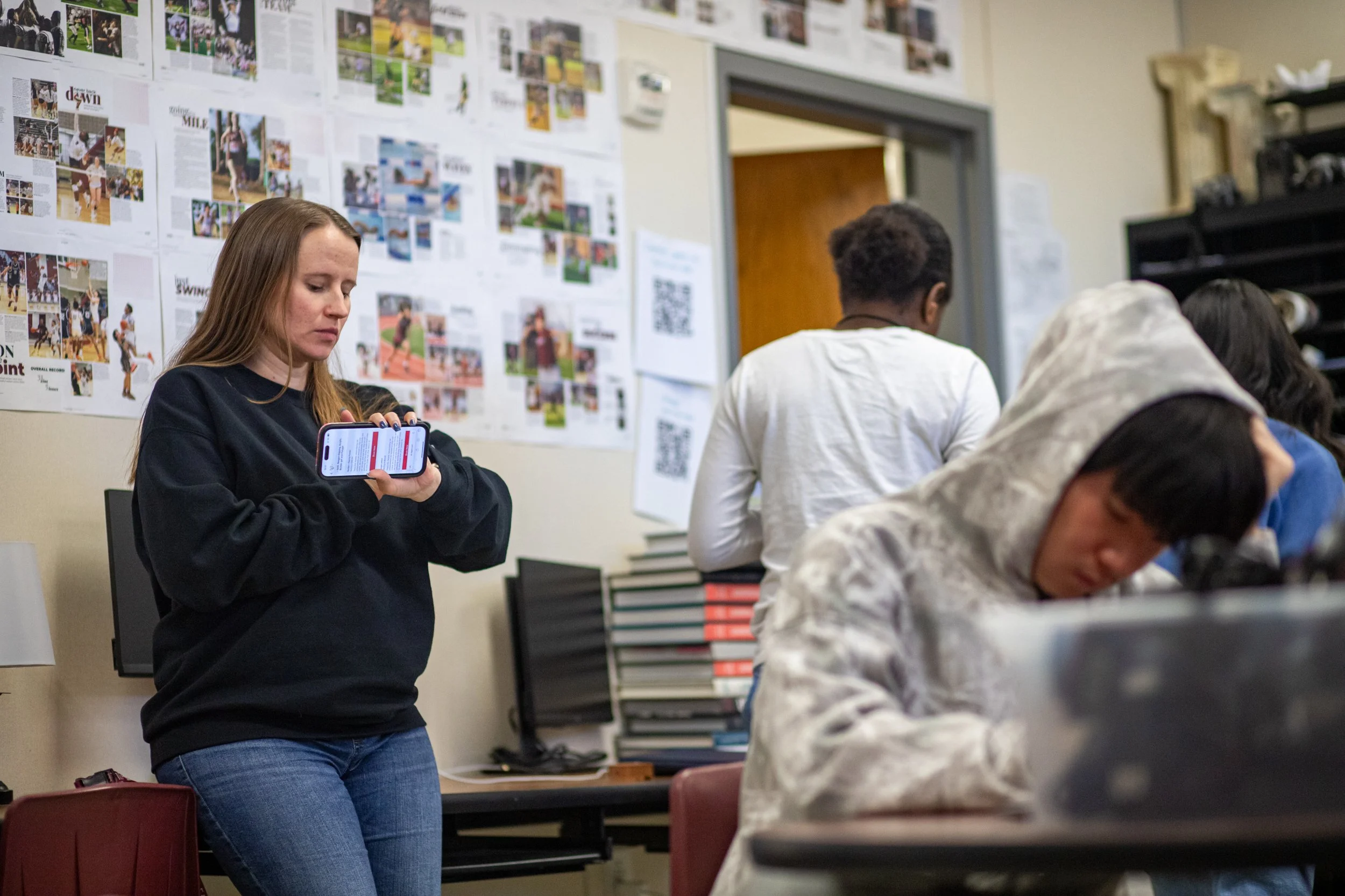 As she waits for the final bell to ring, Pinkham checks the time while trying to schedule an appointment to get her nails done. Thanksgiving Break isn’t just for students. It’s a break for teachers and faculty, too. As Pinkham said, “I need a break f