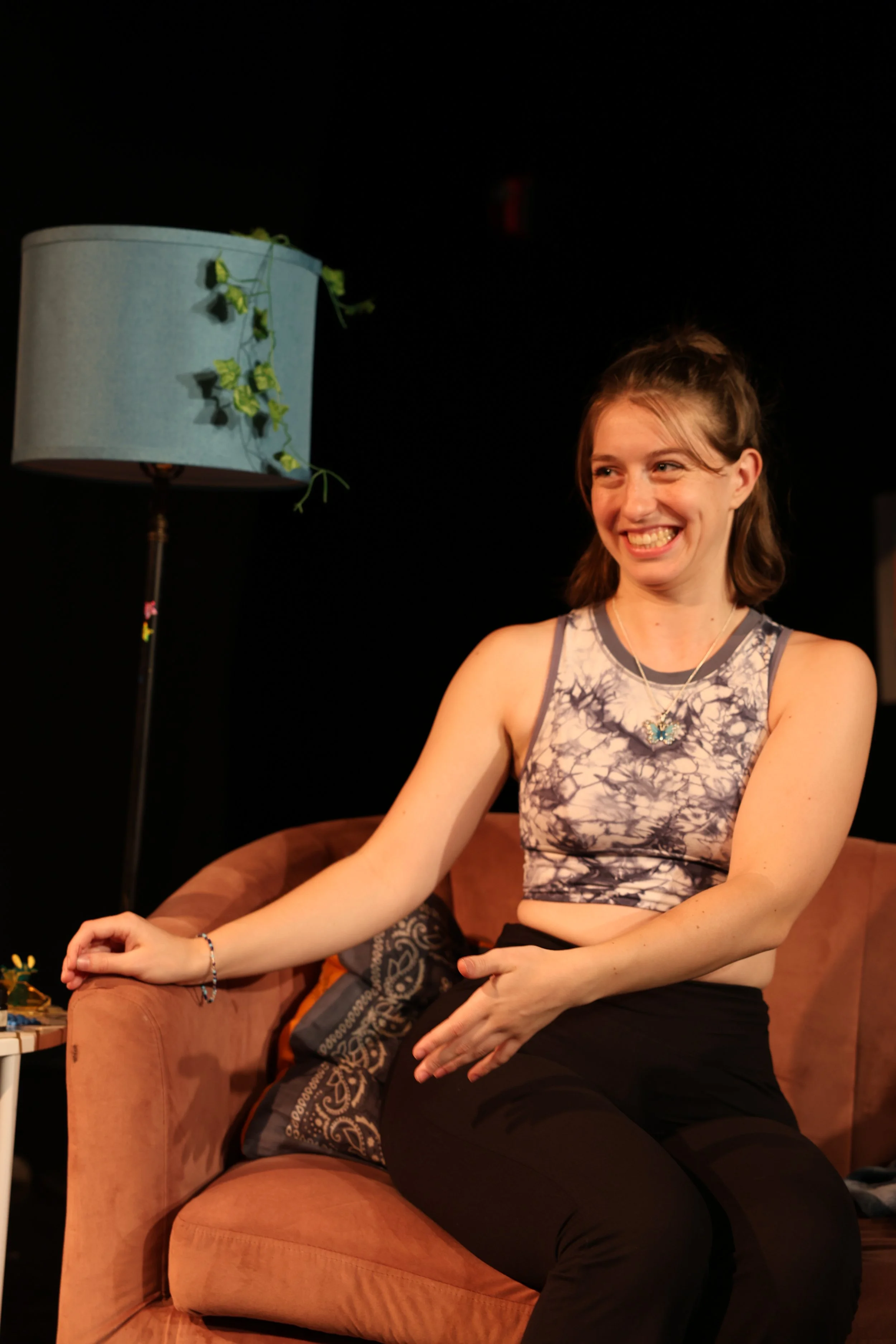 GIRLFAILS (The Lemonade Stand)