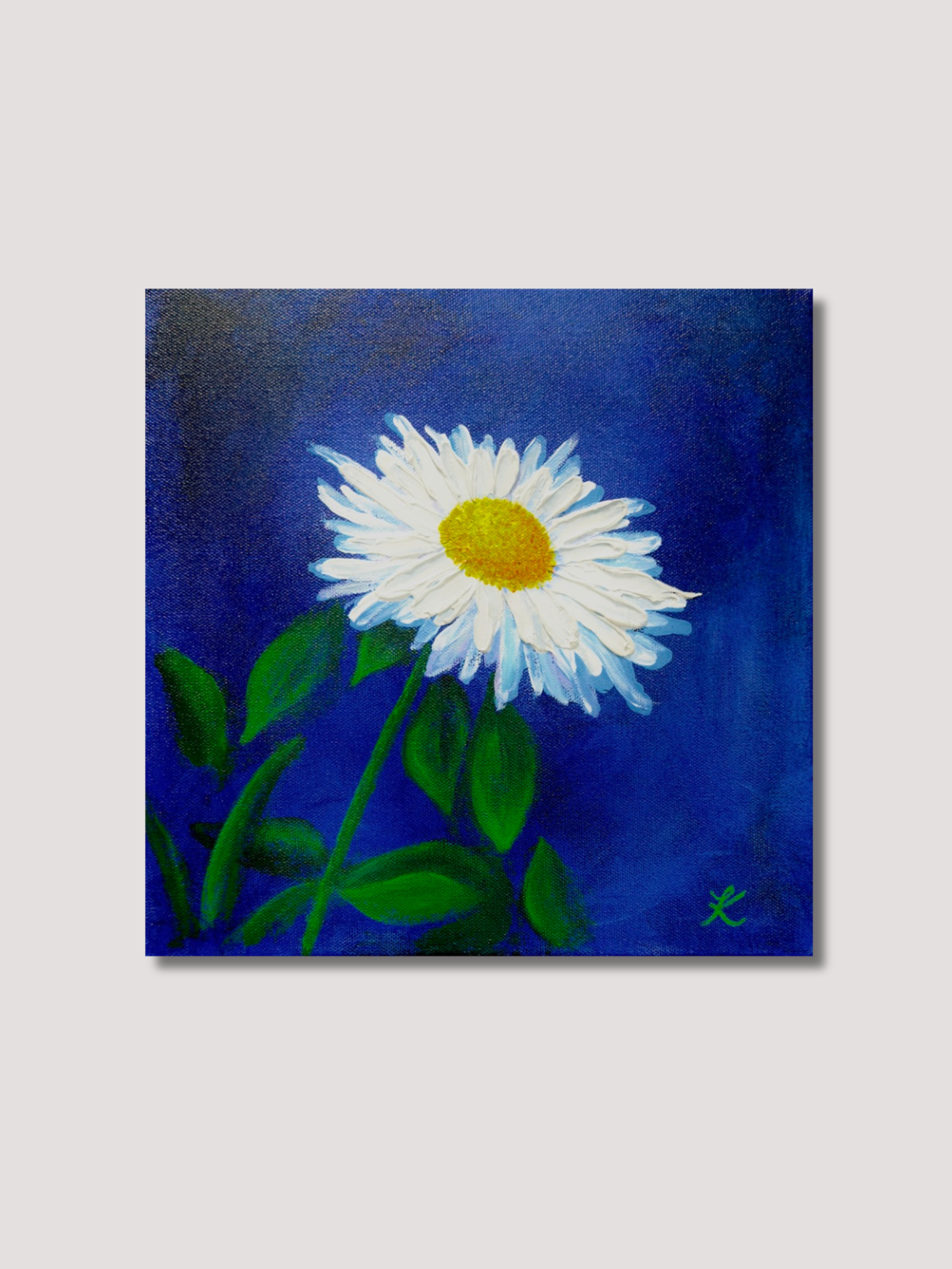 Acrylic painting of single daisy on cobalt blue background