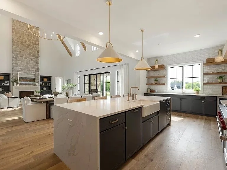 What Luxury Home Sellers Get Wrong: How to Avoid Expensive Mistakes When Selling a Luxury Home