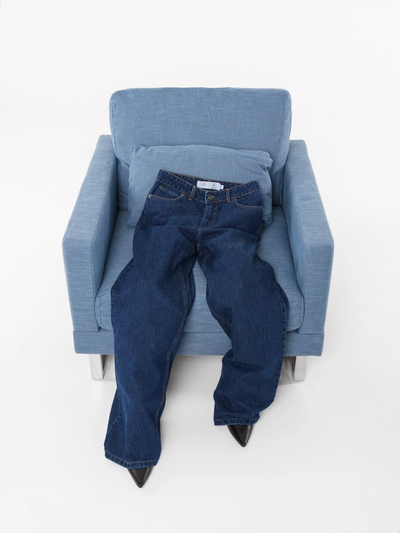 Life is better in @maeva.jeans 📸
📍 @wspaceath 
.
.
.
.
.
#toumpouby #backstage #photographerinathens #maevajeans