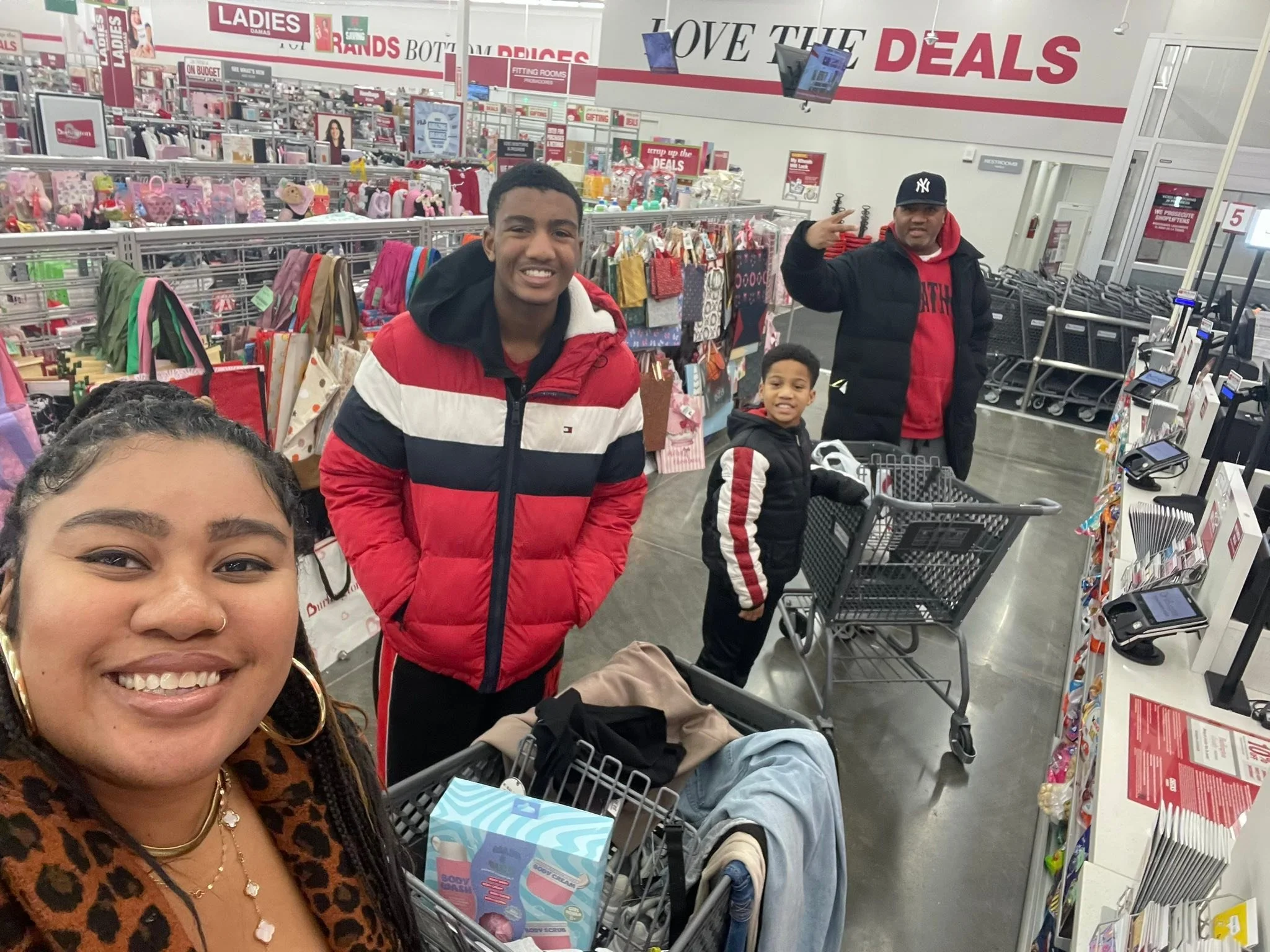 One of our favorite holiday traditions 🎄&mdash;donating to the Angel Tree through The Salvation Army! Every year, our family shops for another family in need, reminding our kids that the true spirit of the season is giving back. ❤️

Thanks to Thrive