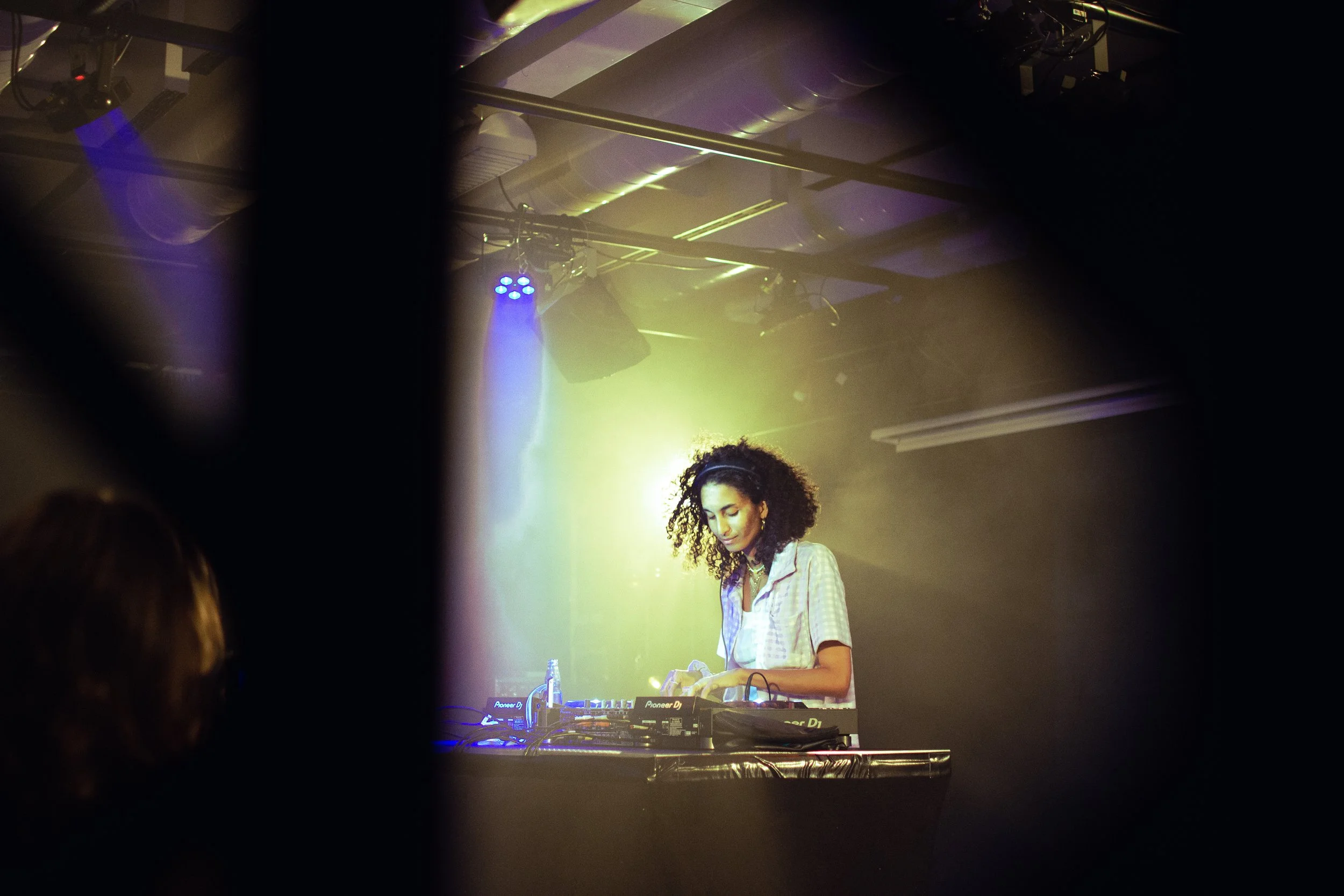 Press pic ･ Sarah Farina ･ 2021 ･ Berlin ･ by Katharina Schäffer