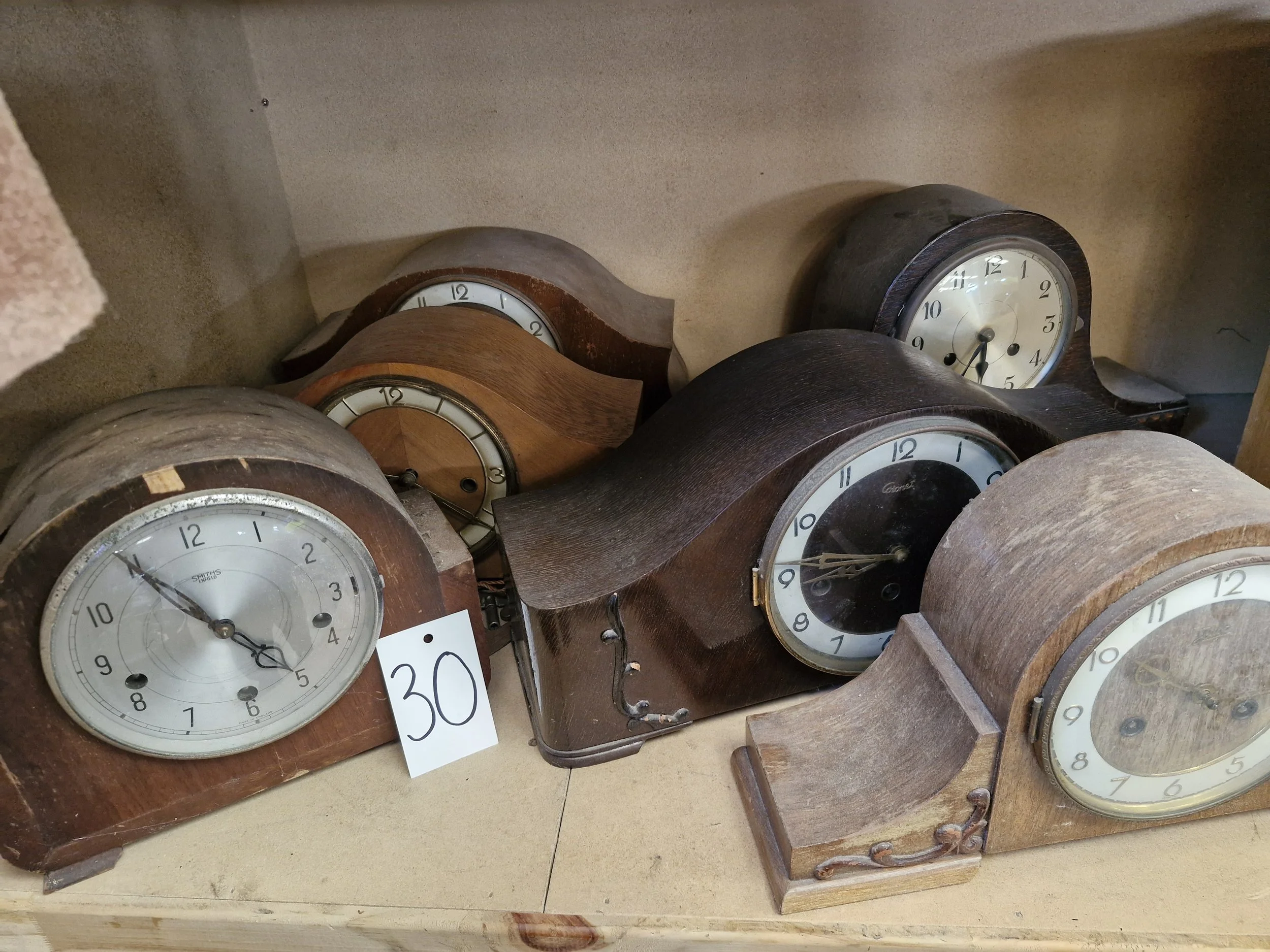 6x Vintage Mantel Clocks, unknown condition, 3 keys