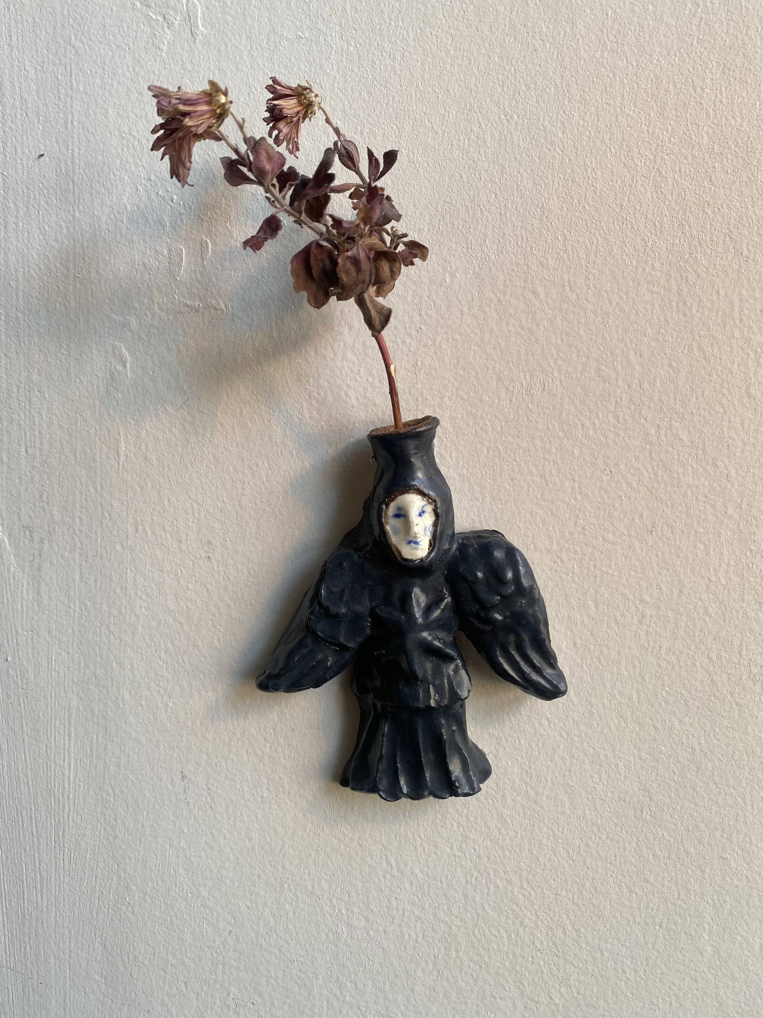 Hanging Guardian Bud Vase