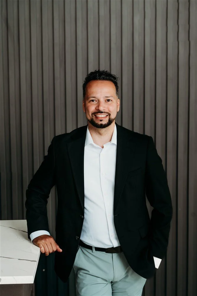 Eric Vicens, Oak Park financial therapist and licensed clinical social worker