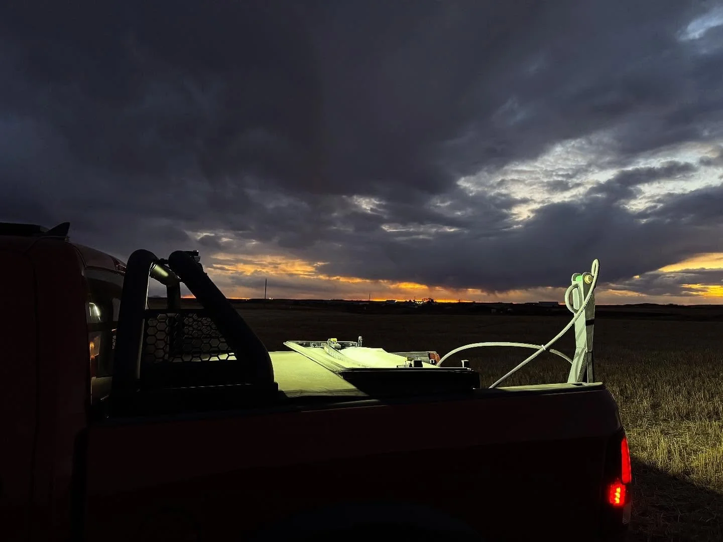 A beautiful night to be in the field 🙌

#SoilSampling #SamplingSeason #GetErDone #EveningsLikeThis #LongHours #FarmLife #FarmKid #Farming #AlbertaAg #Agronomy #BeYourOwnBoss