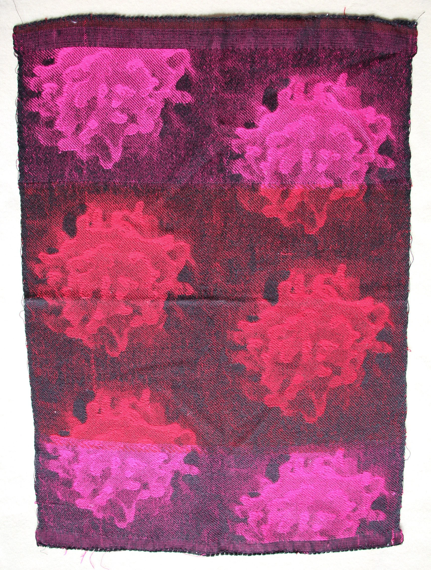 Wall Hanging — Lymphocytes (2006)
Designed in Photoshop, woven on a digital Jacquard loom (TC2 Thread Controller) 