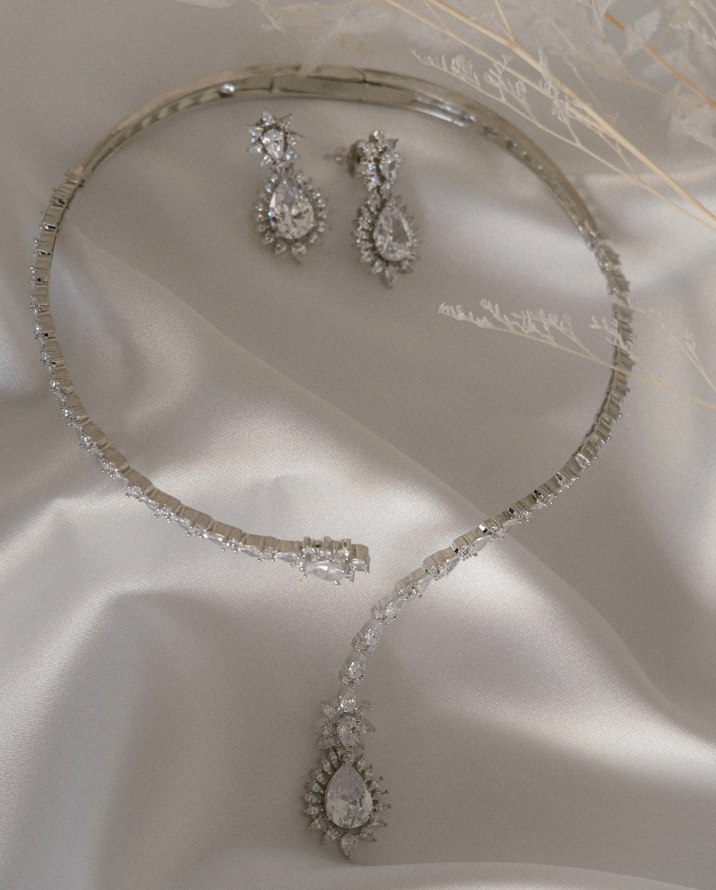 Celeste Teardrop Diamond Set