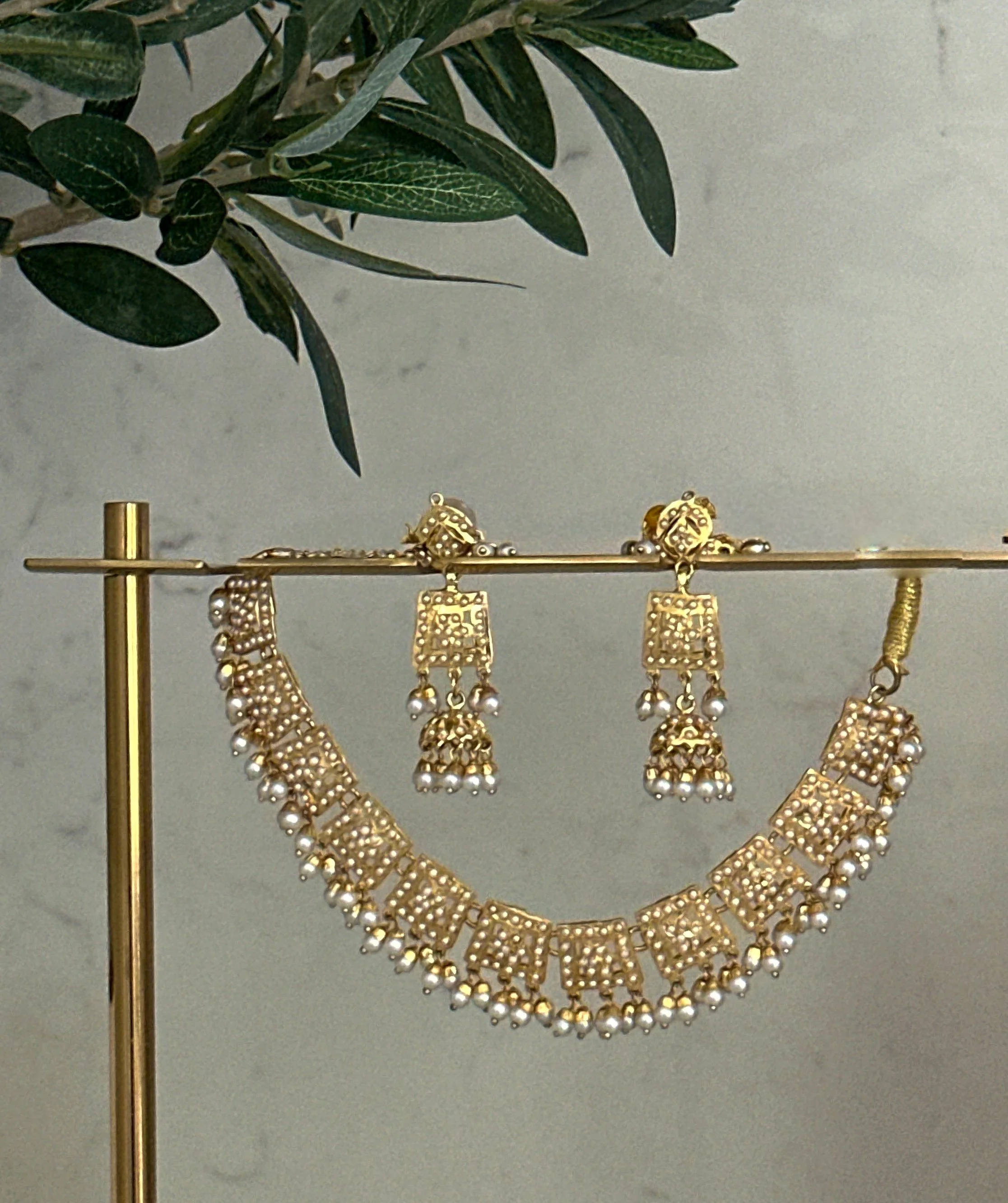 HEER White and Gold Jadau Set