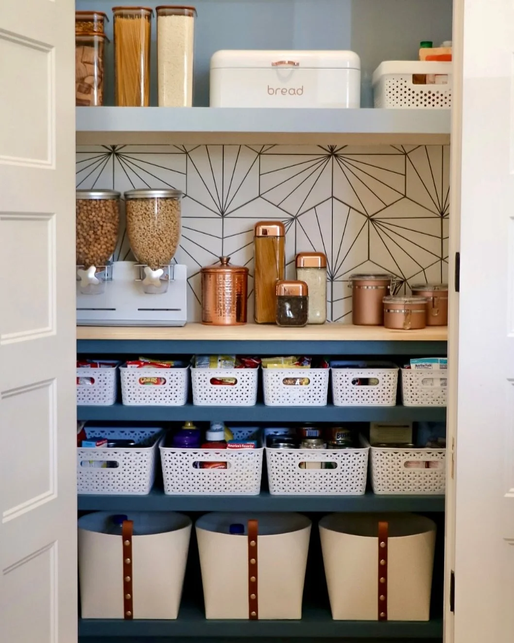 For every minute spent organizing, an hour is earned. #pdxorganizer #organizing #declutter