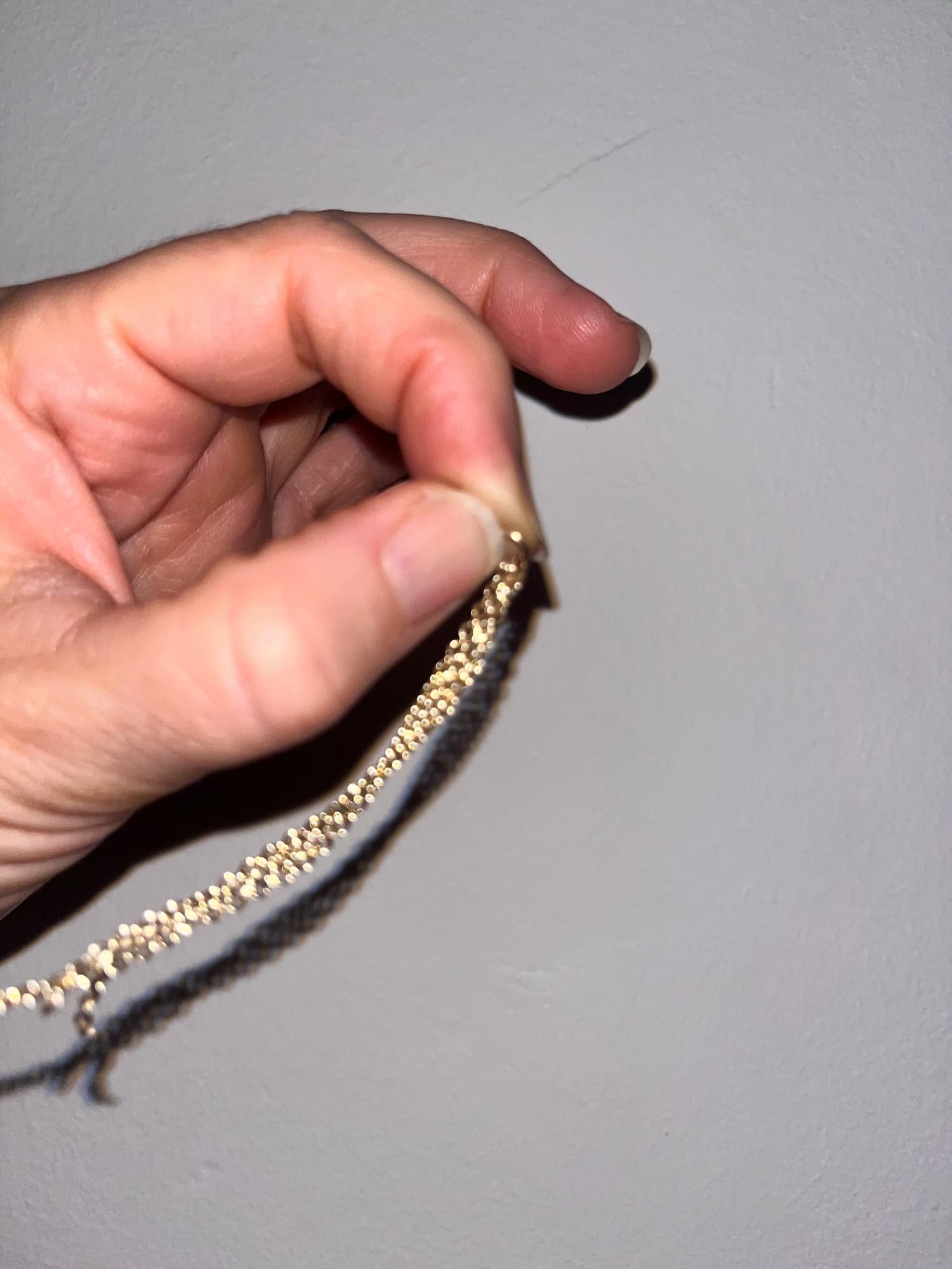 Flash-Hand-Gold-Chain-Strand-Motion.jpg