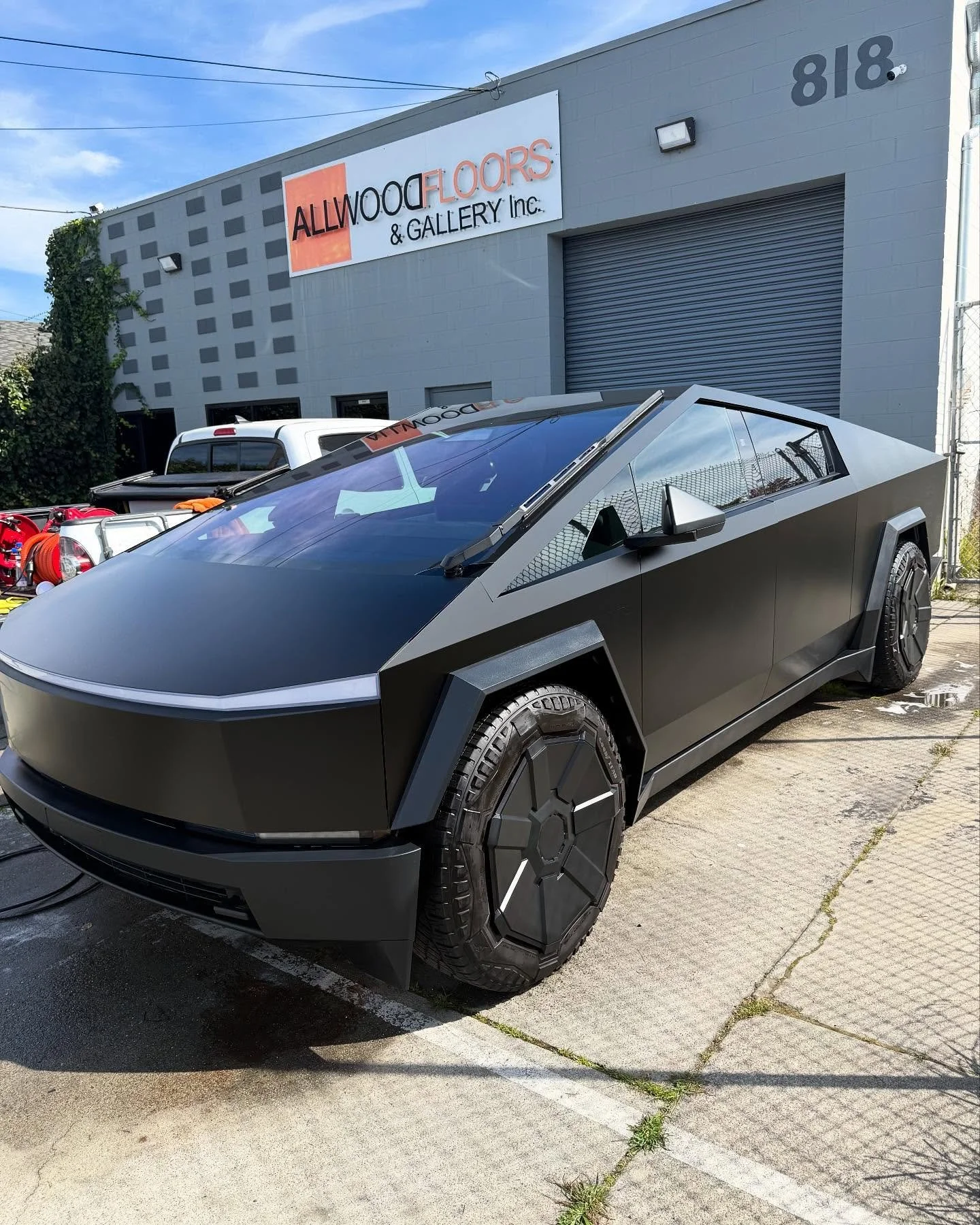 Mini Detail on a Cyber Truck 
Book your appointment with us!📲
Located all around the bay area📍
(650)485-9461
tigersautodetail@gmail.com
#cybertruck #autodetailing #mobiledetailing