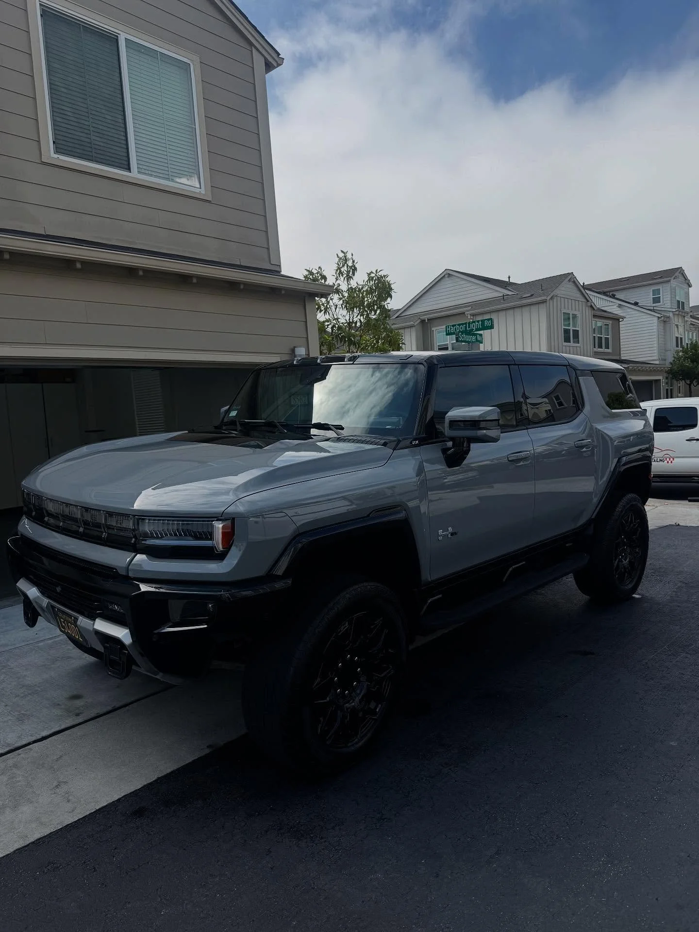 Hummer EV dialed in ✅

 Are you ready to give your ride the professional treatment and care it deserves? 

Contact us today at (650)485-9461 ✨

#detailer #cardetailing #bayareacars #hummer #mobiledetailing