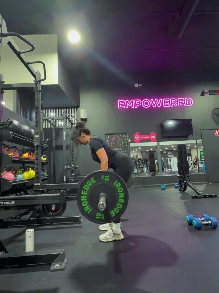 Operation Wedding Dress 👰🏻&zwj;♀️

My dress is strapless so I fear my upper body is about to become the hardest working bridesmaids.