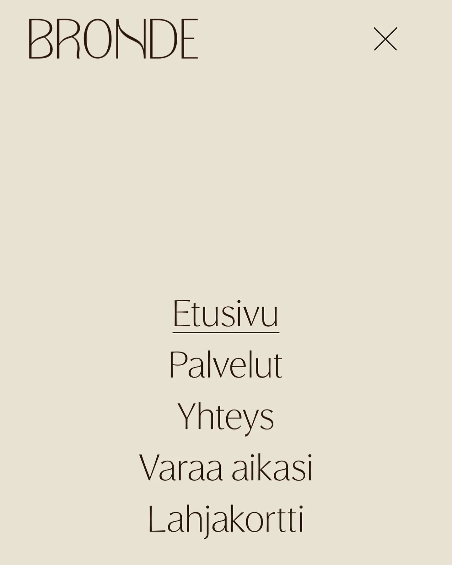 Nettisivumme ovat nyt julkaistu ja ollaan niist&auml; todella innoissamme! K&auml;yk&auml;&auml; katsomassa mit&auml; @poutacreative  sai meid&auml;n kanssa aikaiseksi! 🤎 linkki l&ouml;ytyy biosta

#uusikampaamo #kampaamotampere #bronde #brondetampe