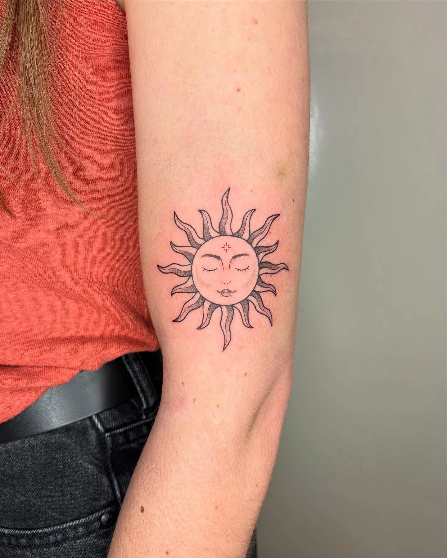 Lil selection of fineliners I&rsquo;ve done recently🖤 Thanks all, love the requests 🌿🌞 

For info/appointments, feel free to send me a DM or email at yvetart.ink@gmail.com. Fine/bold small and big projects welcome &hearts;️

Taking bookings in Zei