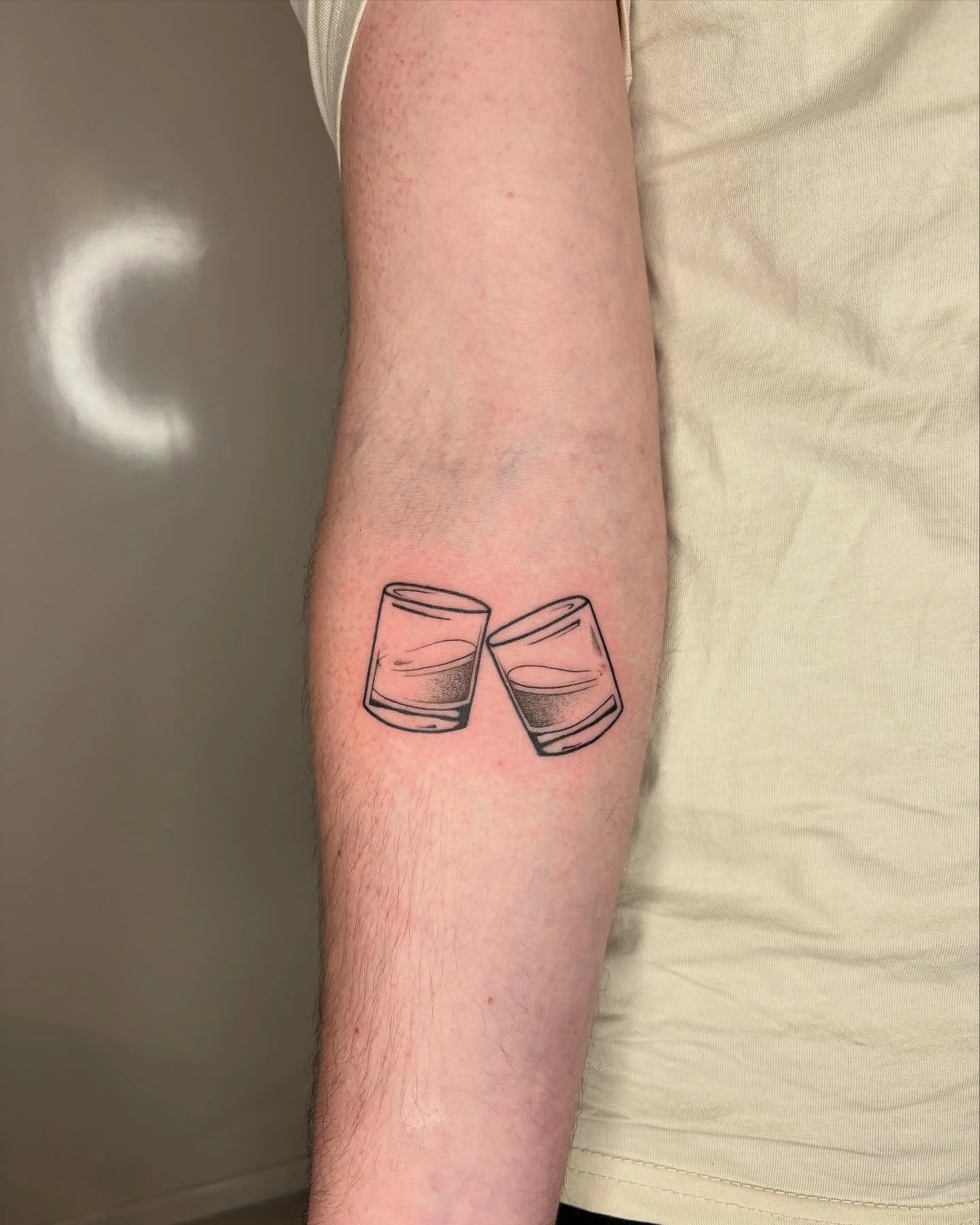 Whiskey cheers 🥃 thanks Len! 
P.S. I also have some flash designs coming of good drinks, 🌿 and 🧊 so keep an eye out 👀

For appointments/info feel free to send a DM or email at yvetart.ink@gmail.com

You can find me in Utrecht and Zeist
@utcatatto