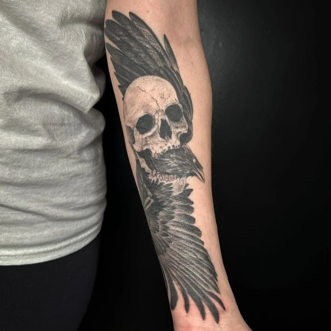 Healed scar coverup! ✨just a tiny touch up on the lower section of the wrist!!✨
I love working on projects like this! Helping people to transform their bodies in ways that allows them to feel empowered and in control!
@fusion_ink @ghosttattooco @bi
