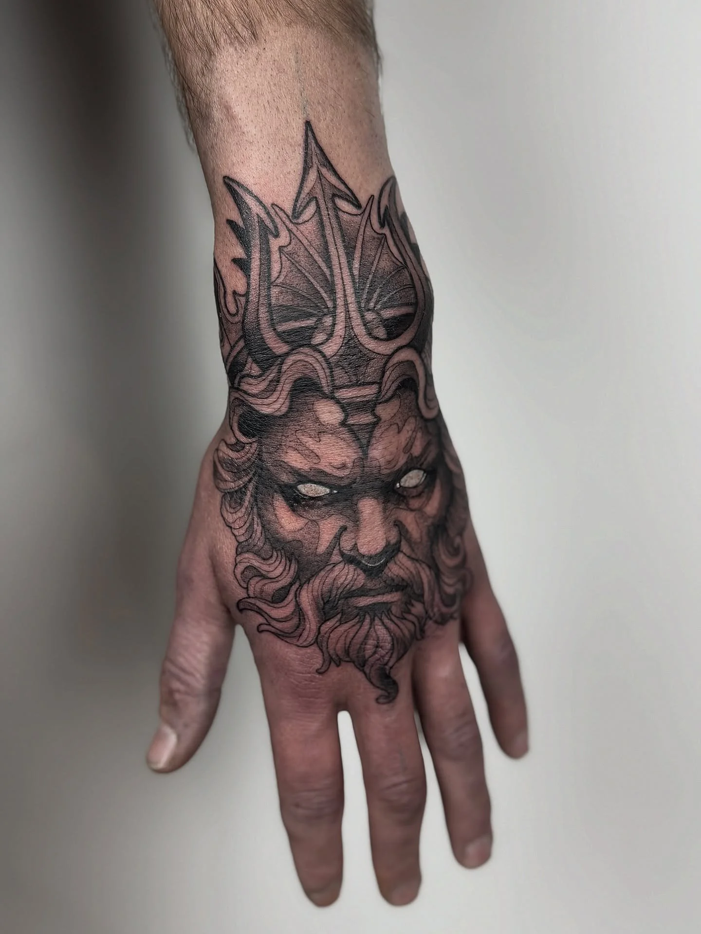 Tattoo shenanigans! The past few weeks have been one big test of my patience, energy, and sense of humor.
Luckily, I performed poorly on all three. 😅 

Life has been pushing me to reflect on my boundaries, so I will. More space for nature, selfcare 