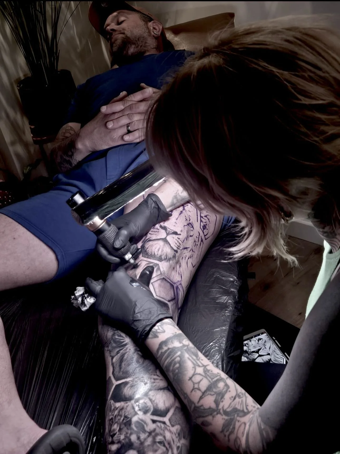 Time is passing by so fast! Thank you all for stopping by ❤️ Really enjoyed tattooing you all ☺️ @studio.zuiver