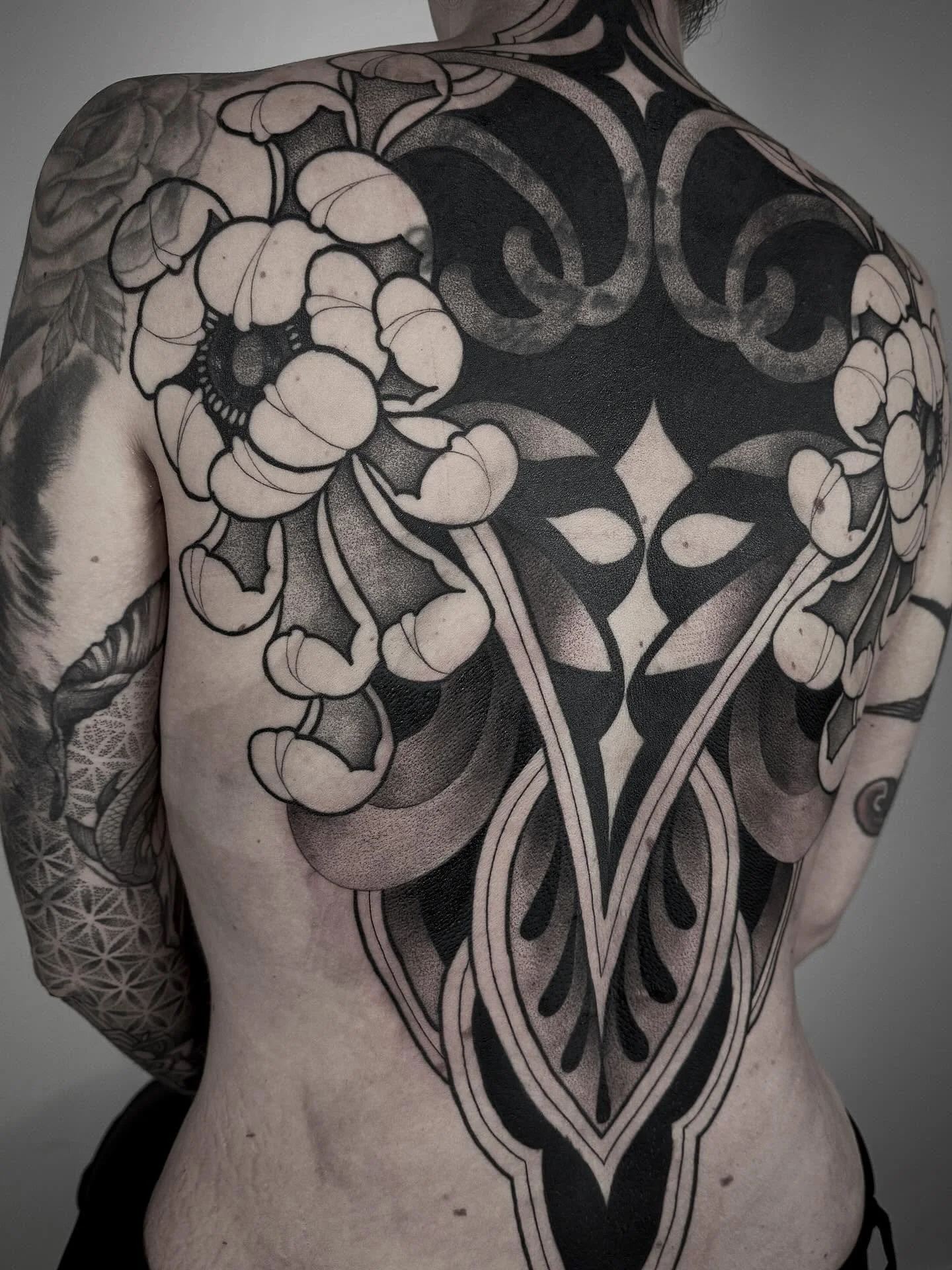 Xtal again you ask? Yes I&rsquo;m sorry I just love this song by Aphex twin. 

OK TO THE POINT: This backpiece I did for Bernadette who is a true hero imo We did this piece also to cover up a tattoo from her past. You can still see it if you look clo