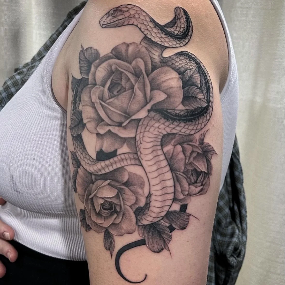 A small collection of some of my blackwork and blackwork realism pieces! 

I have larger projects included in this carousel and small ones too! And no matter the size of your concept / idea I would love to hear it! 

I pride myself on giving every ta