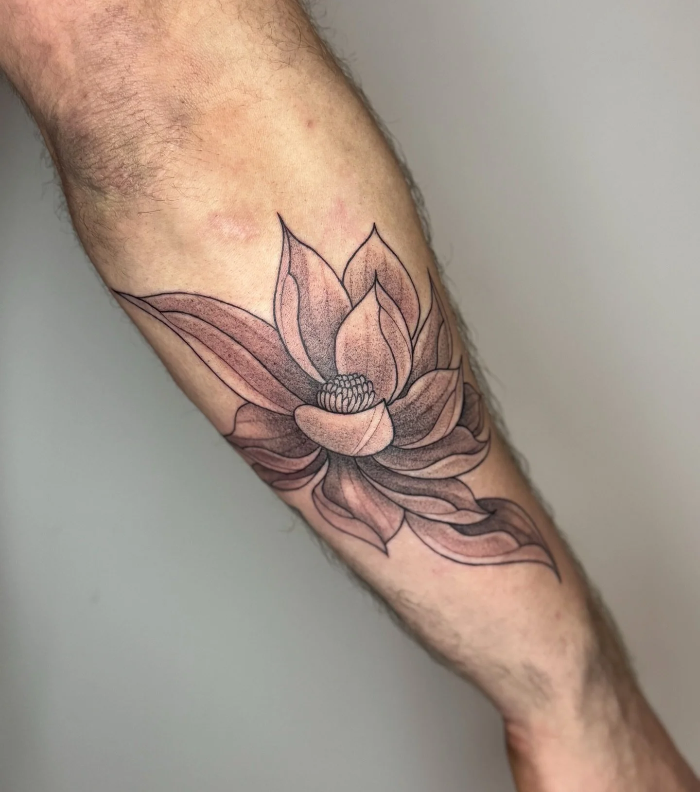 It&rsquo;s really a treat to be trusted to draw on people!

Maarten let me freehand draw this floral piece for him - but of course in my excitement to tattoo I completely forgot to take a picture or video of the drawing before we got started&hellip; 