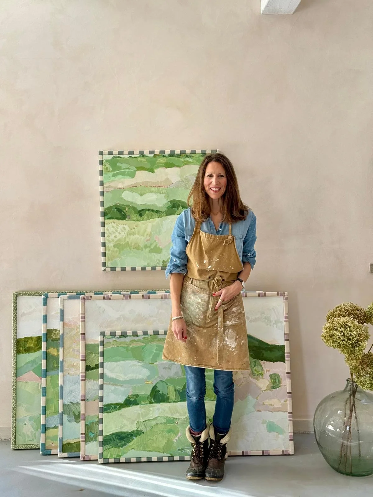 Portrait of artist Philippa Jeffrey