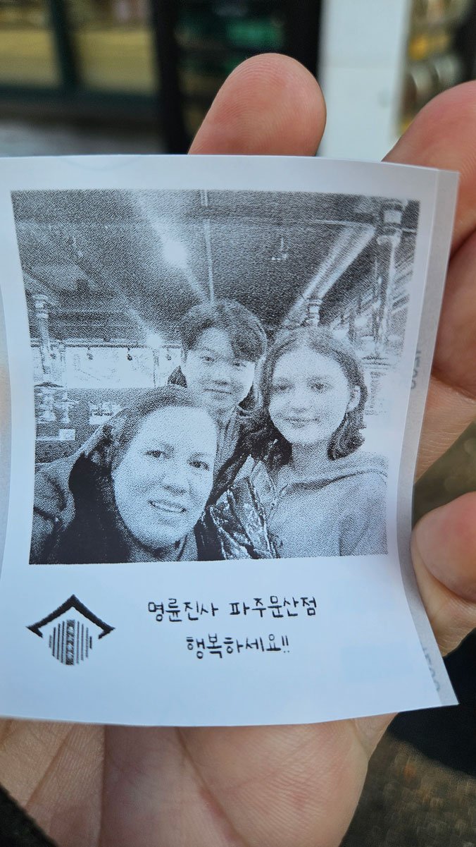 Mexico family enjoying a fun photobooth experience with Life 4 Cut photos.