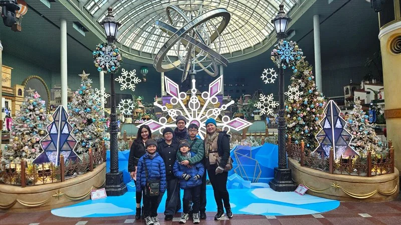 Philippine family enjoying a private tour at Lotte World, Seoul