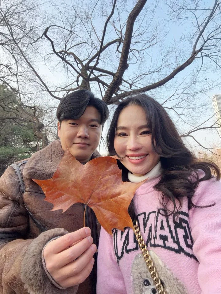 Thailand family experiencing Seoul Forest with a Korean Oppa guide.