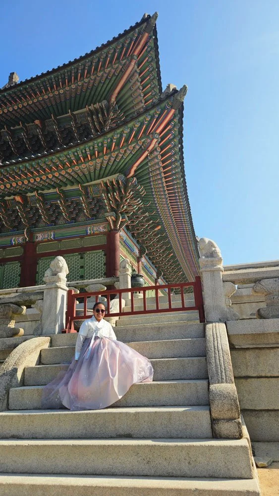 Private Guided Hanbok Tour at Gyeongbokgung Palace – Madagascar Tour