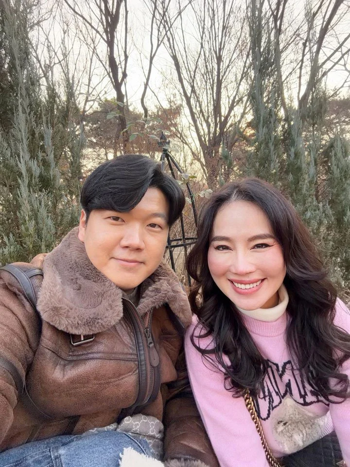Thailand family exploring Seoul Forest on a fun Korean Oppa rental tour.