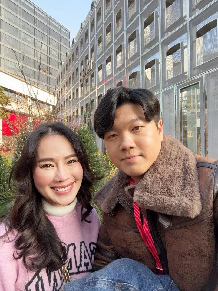 Thailand family discovering Seongsu-dong’s unique spots with a Korean Oppa.