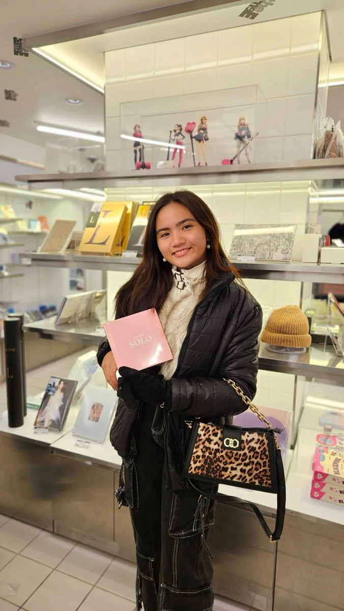 Private family tour at YG Entertainment Shop in Seoul, South Korea