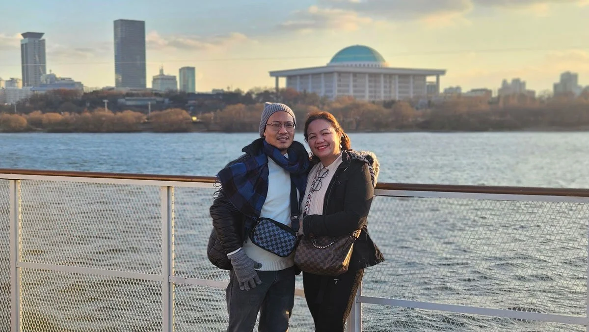 Family private cruise tour on Han River in Seoul, Korea