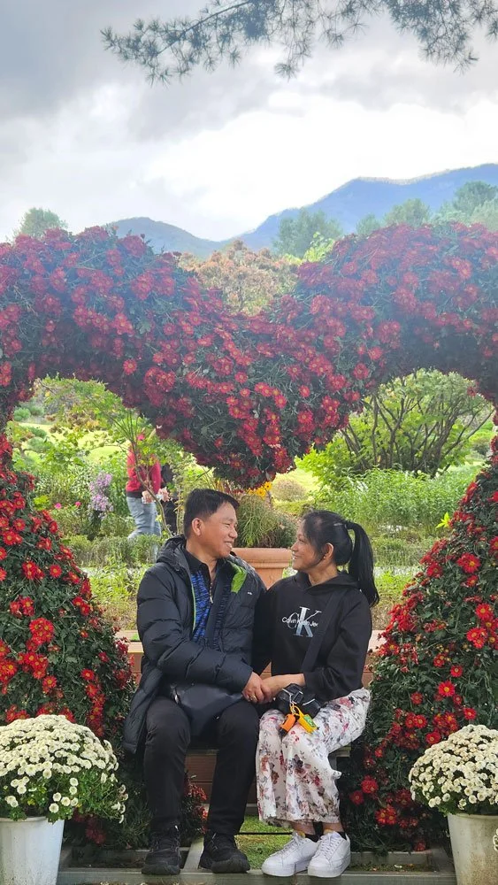 Private tour guests from the Philippines enjoying the peaceful scenery at The Garden of Morning Calm arboretum.