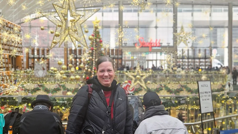 Private family tour of Starry Night Library in Seoul for Mexico visitors.