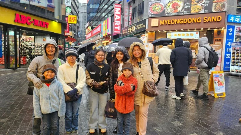 Private family tour in Myeongdong, Seoul, for Philippines tourists