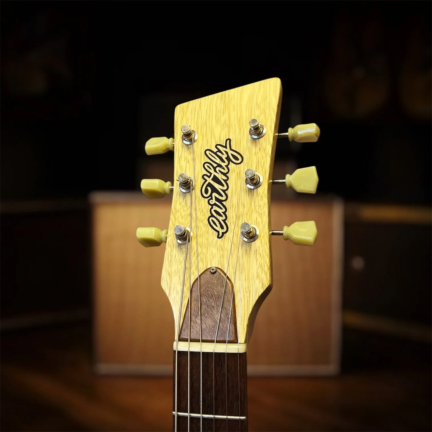 A Korina-capped headstock has become a signature detail of my builds.

More than an aesthetic choice, it ties the instrument together and gives each Zephyr a distinct identity from the very first glance.

Simple, functional, and unmistakably Earthly.