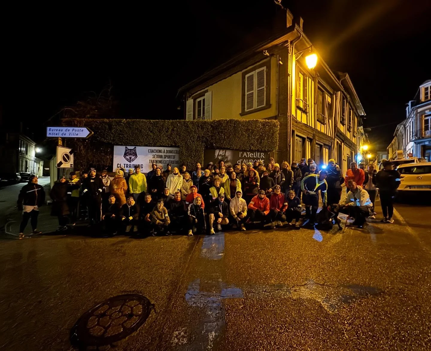 La meute CLTraining pr&eacute;sente au dernier RunClub sous 1 degr&eacute;s 🥶🐺

Prochaine date : 
Mercredi 3 d&eacute;cembre 19h 
Mercredi 17 d&eacute;cembre 19h ( sp&eacute;cial No&euml;l) 

C&rsquo;est gratuit et ouvert &agrave; tous alors rejoin