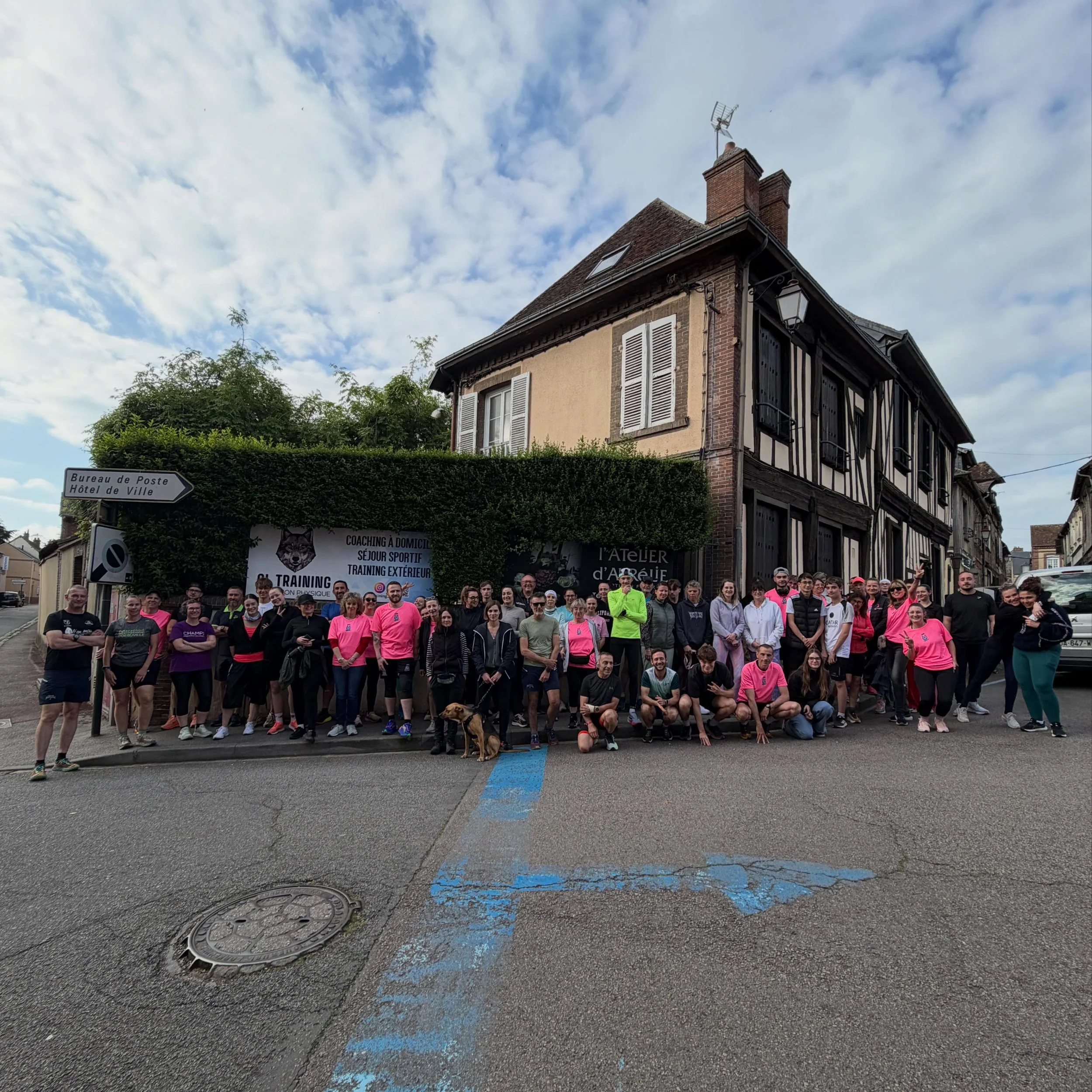 Votre RunClub continu de vous proposer de la marche et de la course &agrave; pieds chaque mercredi &agrave; Verneuil-sur-Avre. 

Rejoins la meute 🐺 

#runclub #sedentarit&eacute; #running #runningmotivation #cltraining