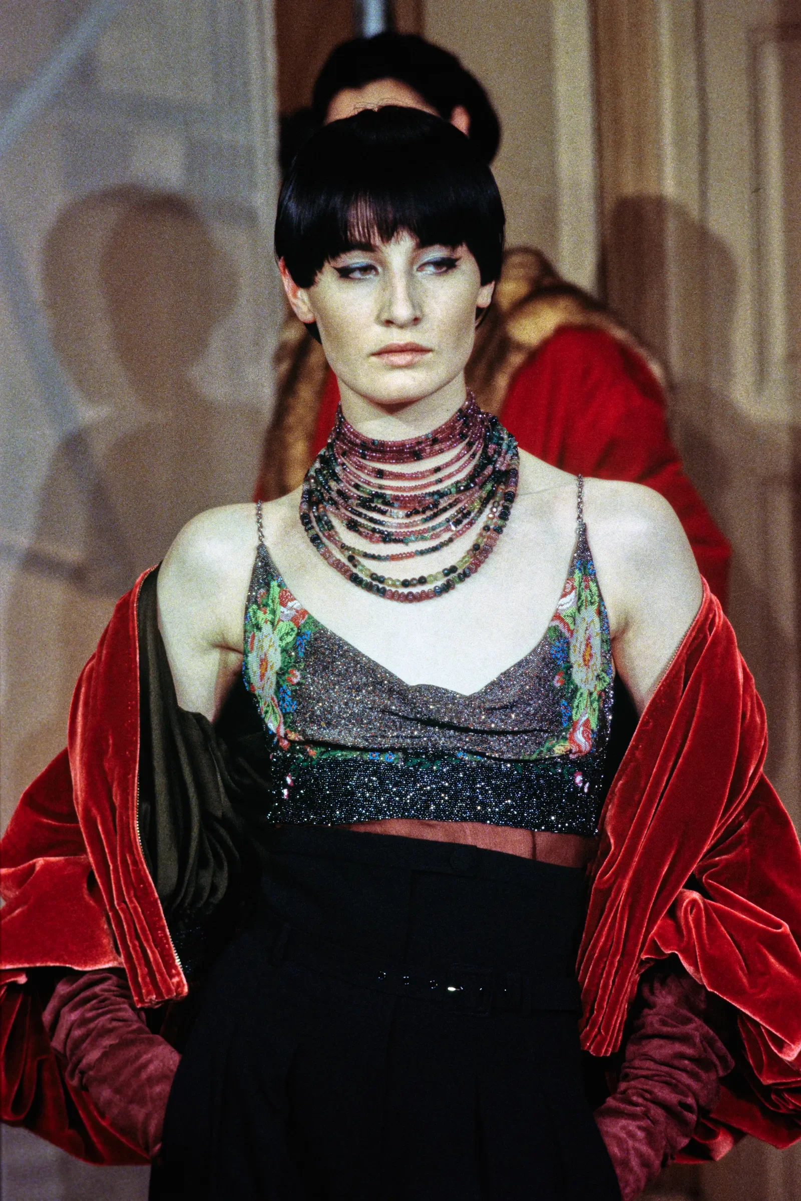 028-jean-paul-gaultier-fall-1998-couture-detail-d-CN00171573-erin-oconnor.jpg.webp