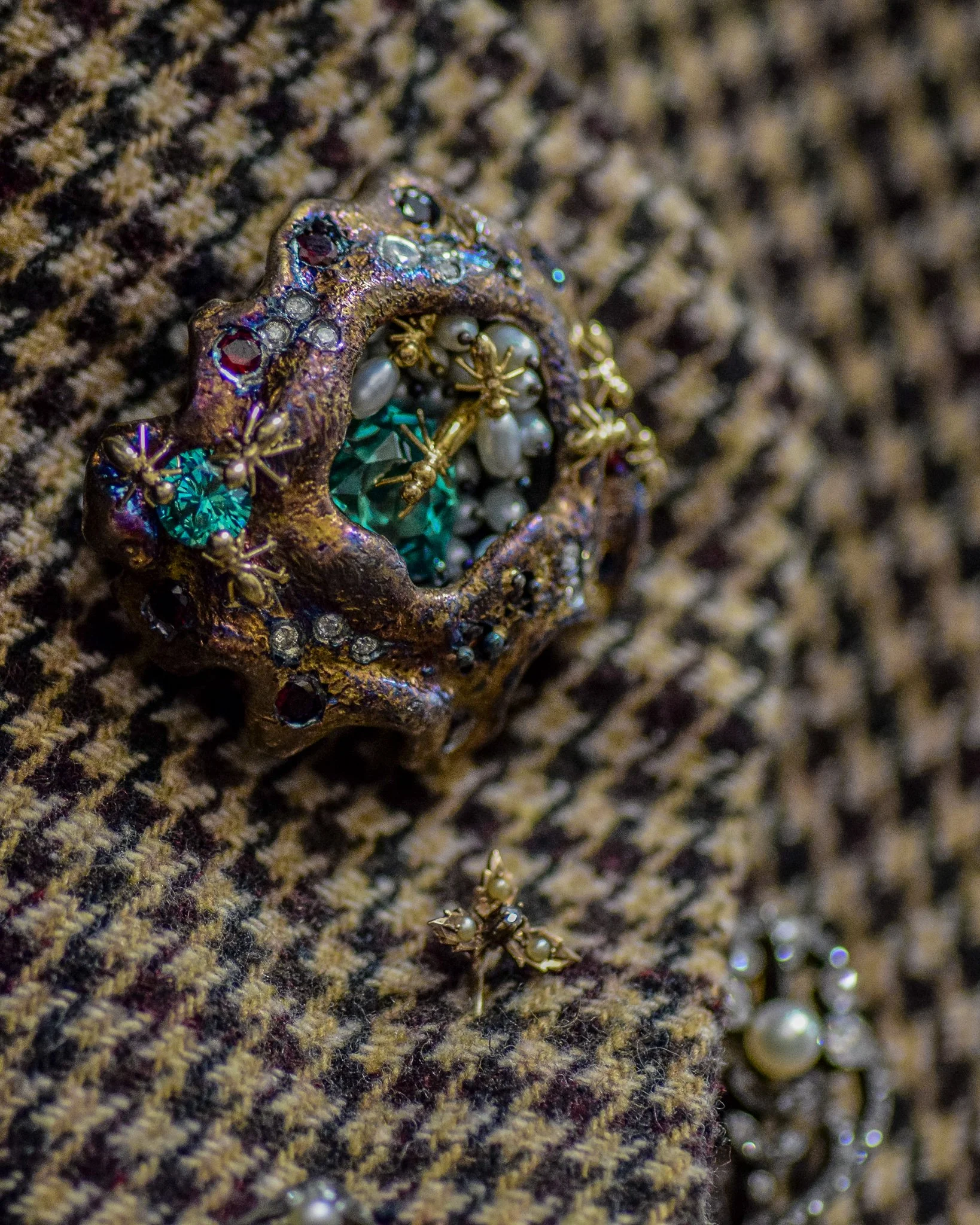 Anthill Brooch - small vers for upload-31.jpg