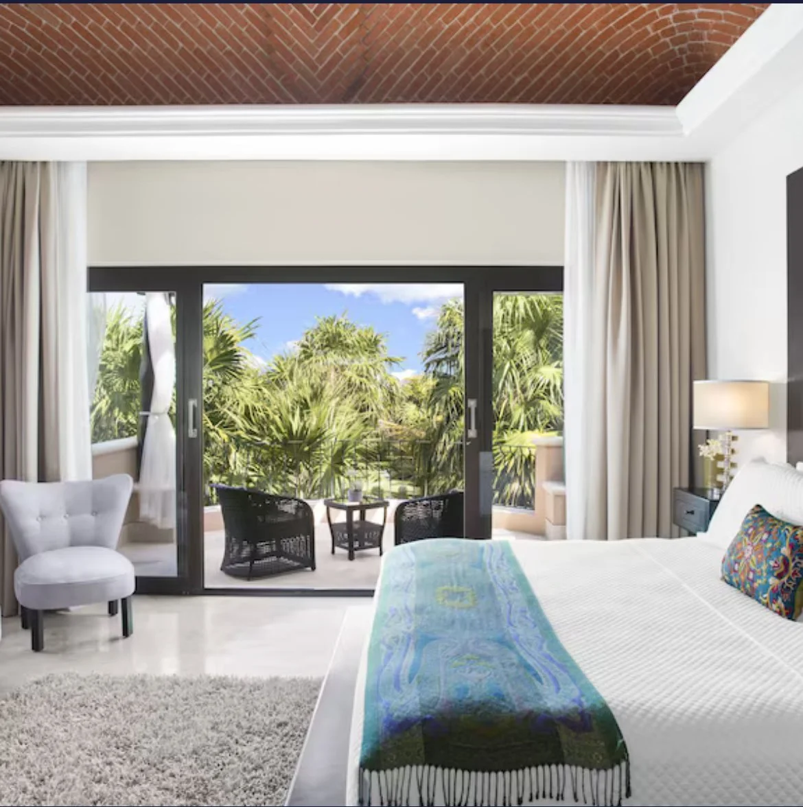 Bedroom 2: King with oceanview terrace, 2nd floor