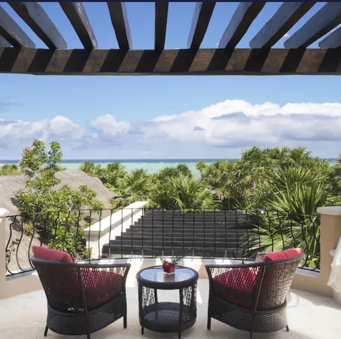 Bedroom 1: King with oceanview terrace, 2nd floor