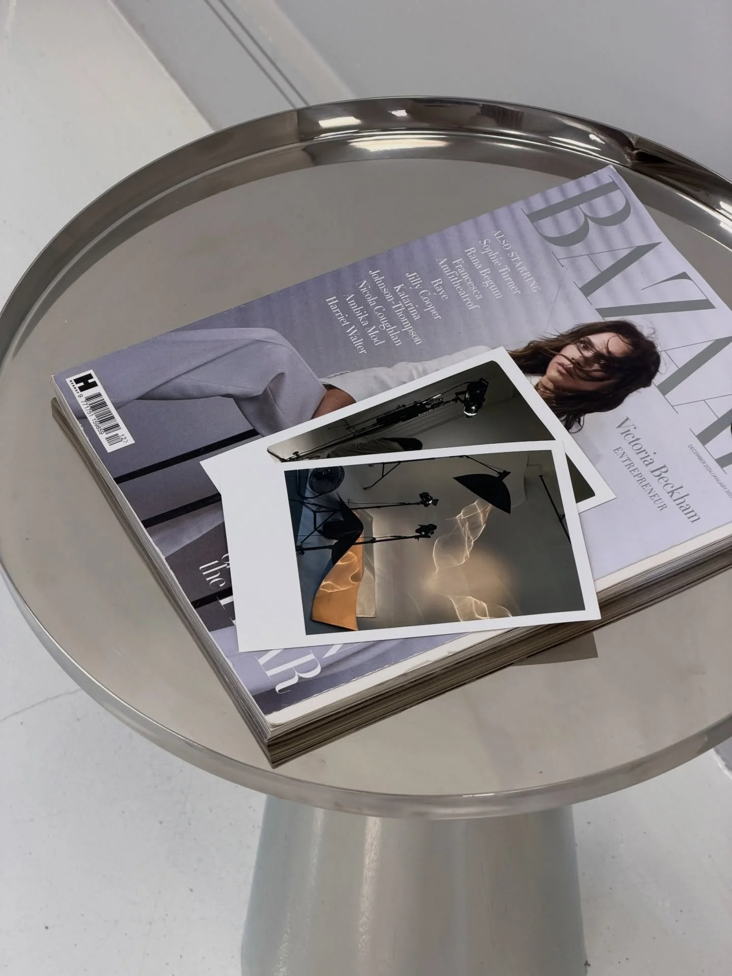 Studio snippets 🎀🤍
How was your valentines? Not long until the red draping gets taken down book here www.yourspacecontentstudio.com #chromeinterior #chromecontentstudio #chromebranding #reddraping #contentstudio