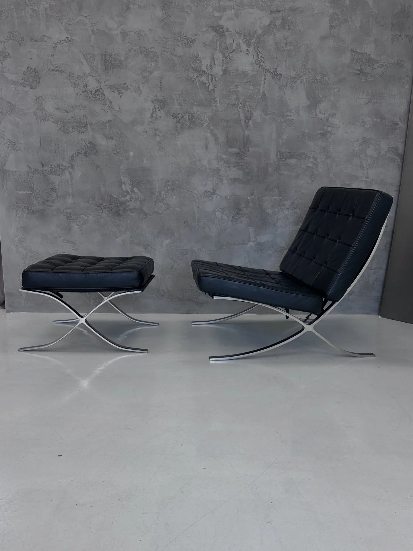 We have availability this weekend! Drop us a message if you want to grab an unusual Saturday space!